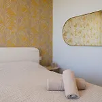 Edge Luxury Beachfront 2br With 3 Pools, Wellness, Gym דירה *