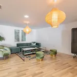 Edge Luxury Beachfront 2br With 3 Pools, Wellness, Gym אסטפונה