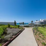 Edge Luxury Beachfront 2br With 3 Pools, Wellness, Gym דירה