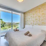 Edge Luxury Beachfront 2br With 3 Pools, Wellness, Gym דירה