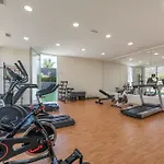 Edge Luxury Beachfront 2br With 3 Pools, Wellness, Gym דירה *