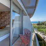 Edge Luxury Beachfront 2br With 3 Pools, Wellness, Gym אסטפונה
