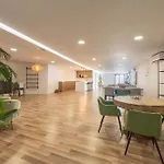 דירה Edge Luxury Beachfront 2br With 3 Pools, Wellness, Gym אסטפונה