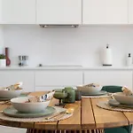 דירה Edge Luxury Beachfront 2br With 3 Pools, Wellness, Gym אסטפונה
