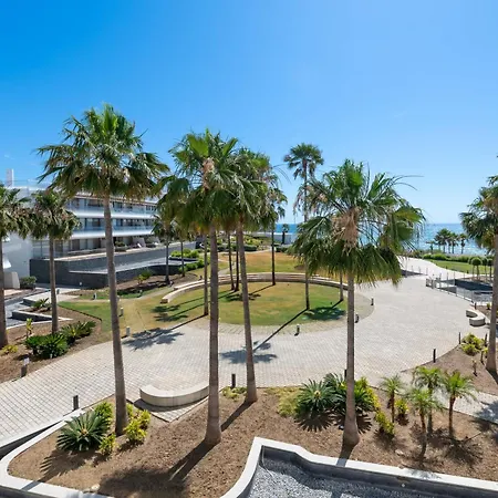 דירה Edge Luxury Beachfront 2br With 3 Pools, Wellness, Gym אסטפונה