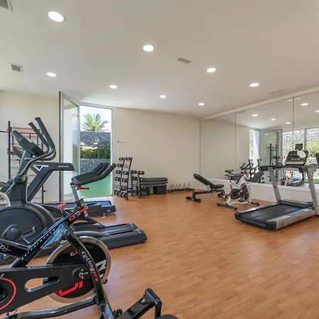 Edge Luxury Beachfront 2br With 3 Pools, Wellness, Gym Apartmán *