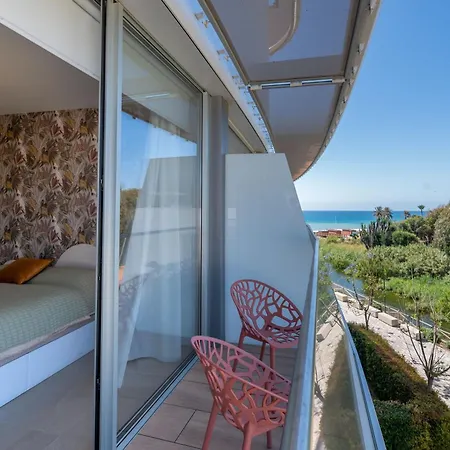 Edge Luxury Beachfront 2br With 3 Pools, Wellness, Gym Estepona