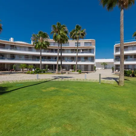 Apartmán Edge Luxury Beachfront 2br With 3 Pools, Wellness, Gym *
